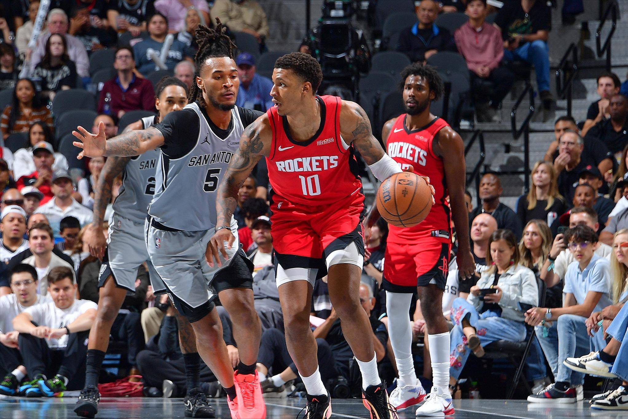 马德兴：没指望中超队亚冠夺冠，但踢不过东南亚怎么进世界杯（马德兴：不指望中超问鼎亚冠，连东南亚都赢不了还谈世界杯？）