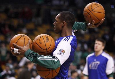 罗欣棫展现中国女篮精气神（罗欣棫彰显中国女篮拼搏精神）