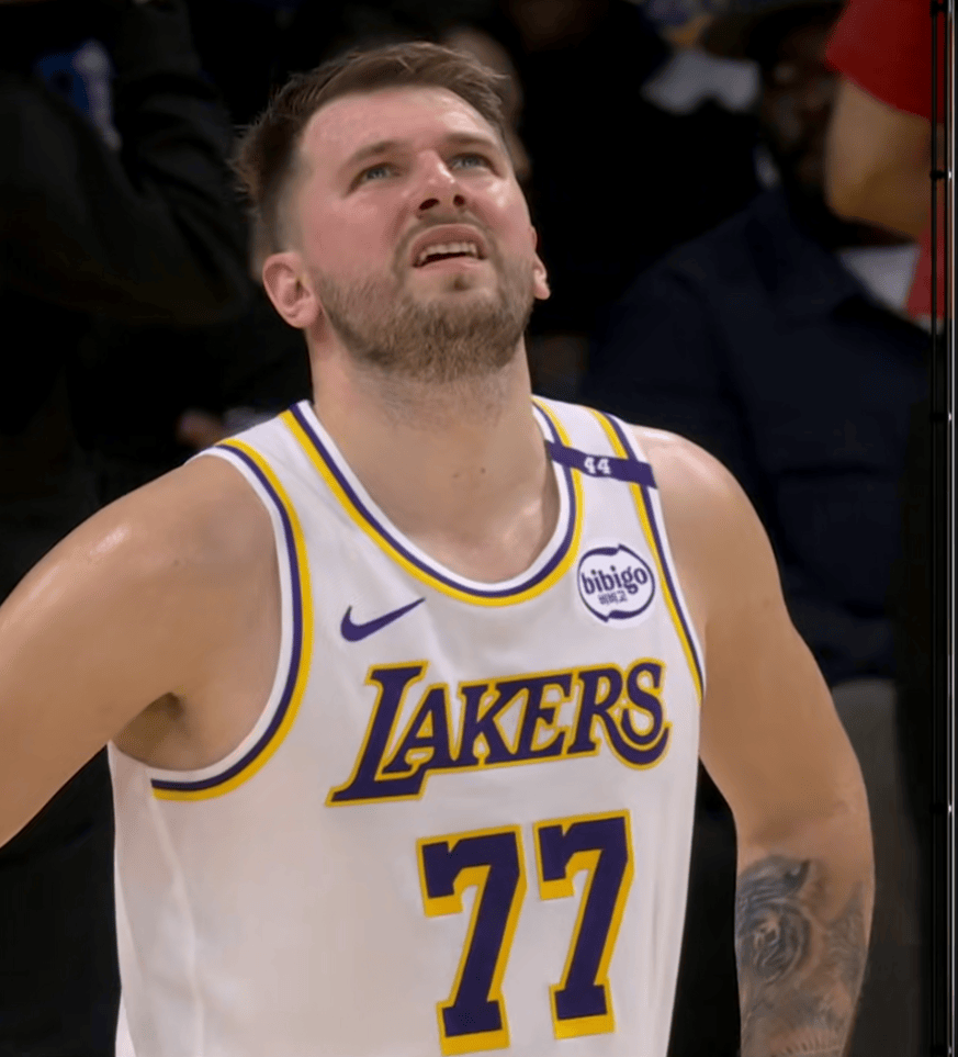 小组赛3胜1负！广东男篮锁定CBA杯赛八强名额（广东男篮小组赛三胜一负，锁定CBA杯八强席位）