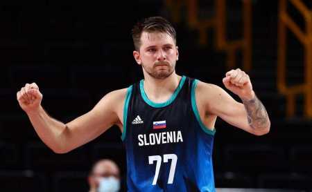 追平切尔西升英超第6！B费2射1传一战造2大神迹，曼联4-1复仇狼队（曼联4-1雪耻狼队升至英超第6追平切尔西！B费双响+助攻缔造两项神迹）