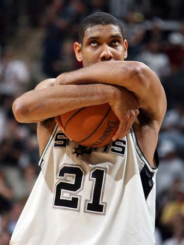 C罗前队友：C罗能踢到100岁！不喜欢梅西就不喜欢足球！（C罗昔日队友：他能踢到百岁！不爱梅西就不懂足球）