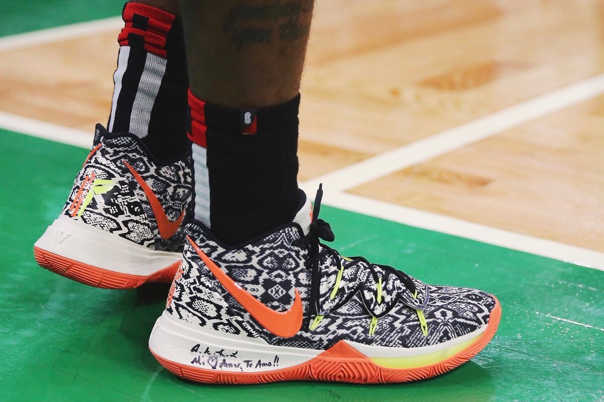 梅西：世界杯连冠很难，但会拼！他依旧谦逊、低调、无私！（梅西：卫冕世界杯不易，但会拼尽全力；仍旧谦逊、低调、无私）