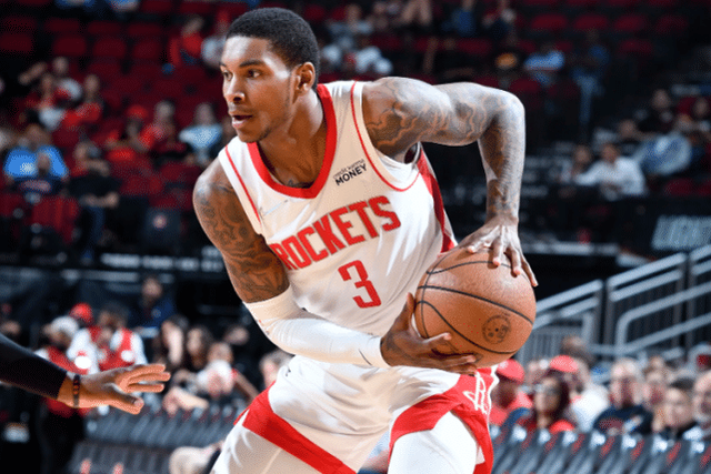 杰伦·布朗独挑大梁！多项数据位列联盟榜首（杰伦·布朗火力全开！多项数据领跑全联盟）