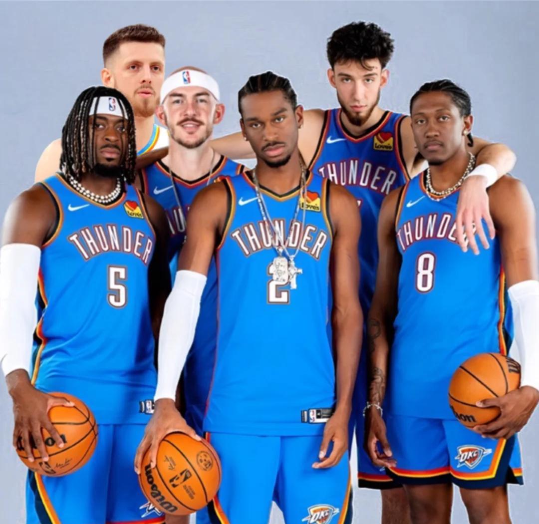 三连冠！上海海港加冕2025赛季中超冠军，摘下队史中超第四星（三连霸！上海海港问鼎2025中超，队史第四星到手）